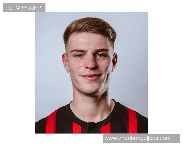 亚历克斯足球明星的传奇之路与辉煌成就全景回顾